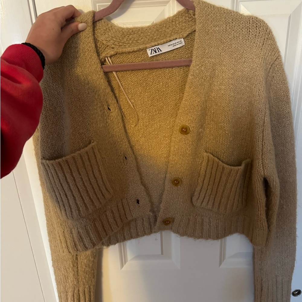 Cropped Zara cardigan